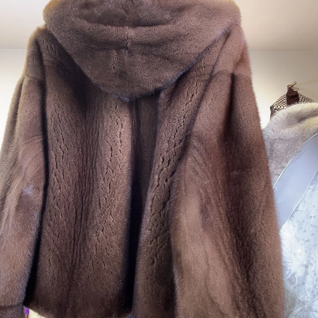 皮草外套搭配咖色