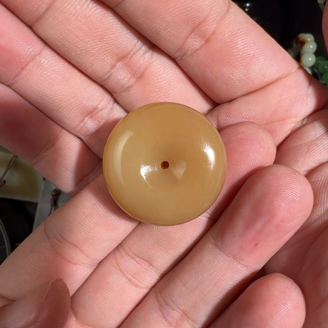 和田玉未镶嵌颈饰天然新疆且末太妃糖表面有微米级小麻糖30/10mm