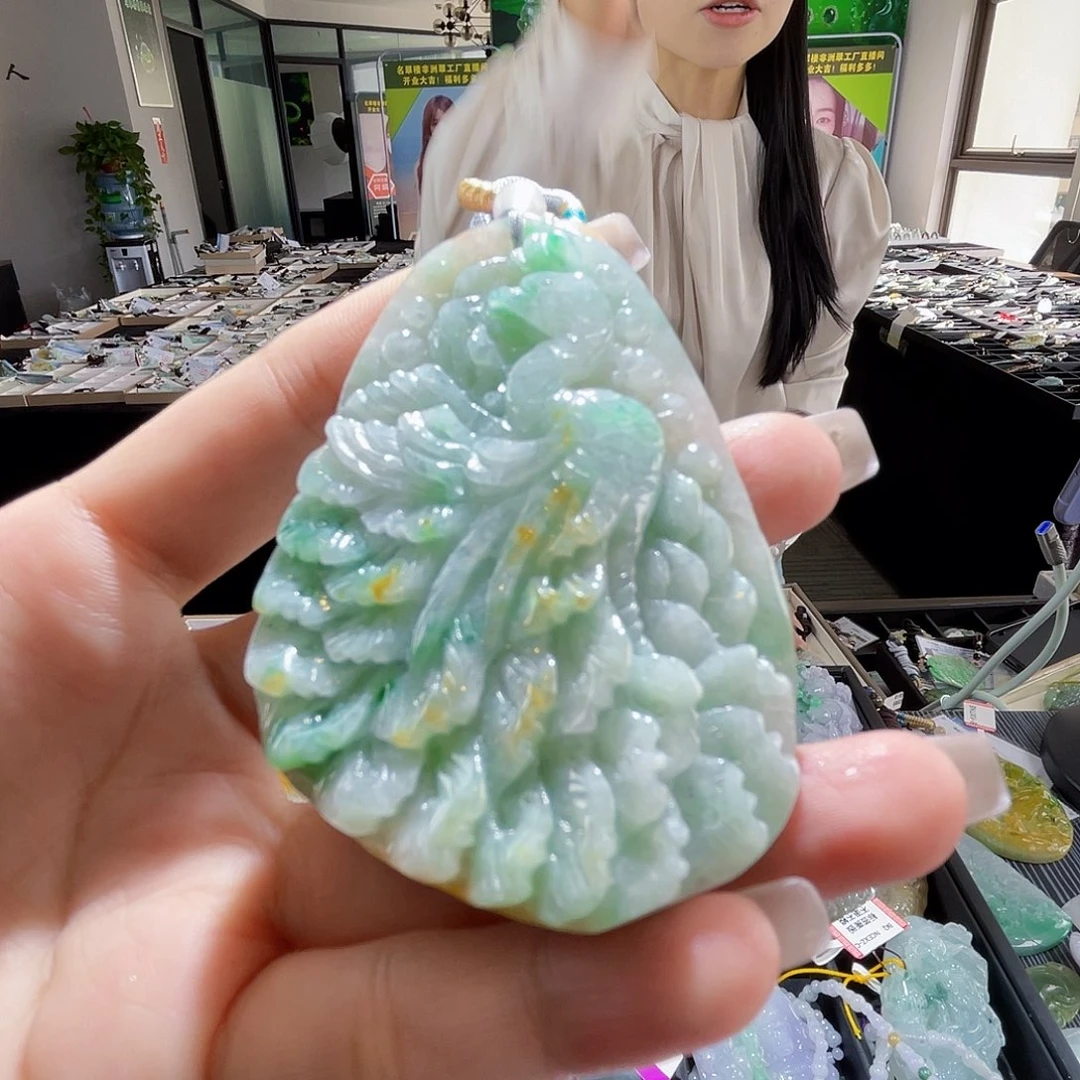 颈饰未镶嵌翡翠一个