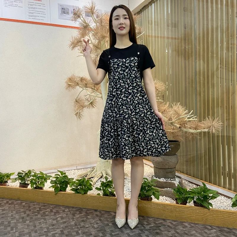 夏季洋气休闲假两件碎花裙子妈妈装背带短袖中长款连衣裙2025新款