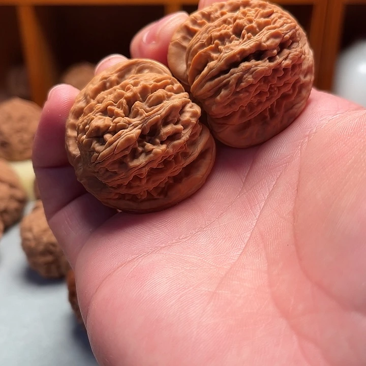 M****文玩核桃把件原生态山地楼