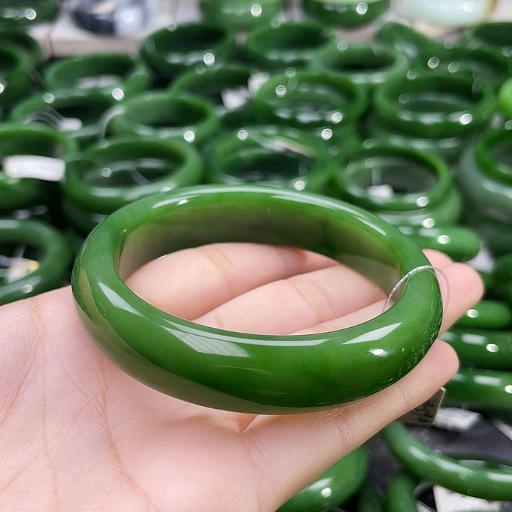 未镶嵌手镯和田玉（碧玉）