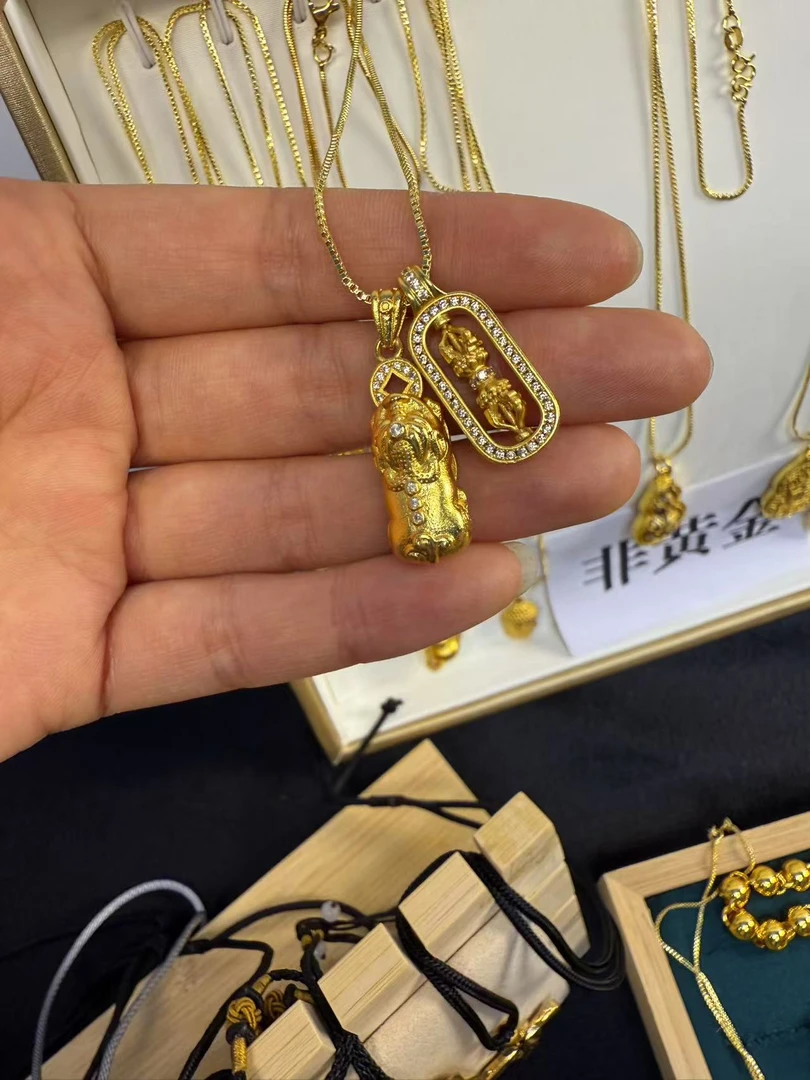 铜合金吊坠 貔貅气质金色吊坠项链中古素款时尚