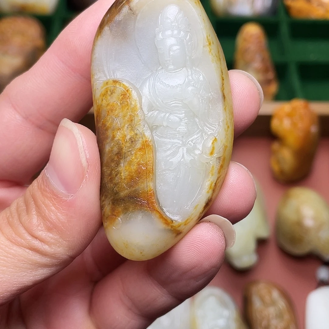 和田玉未镶嵌颈饰