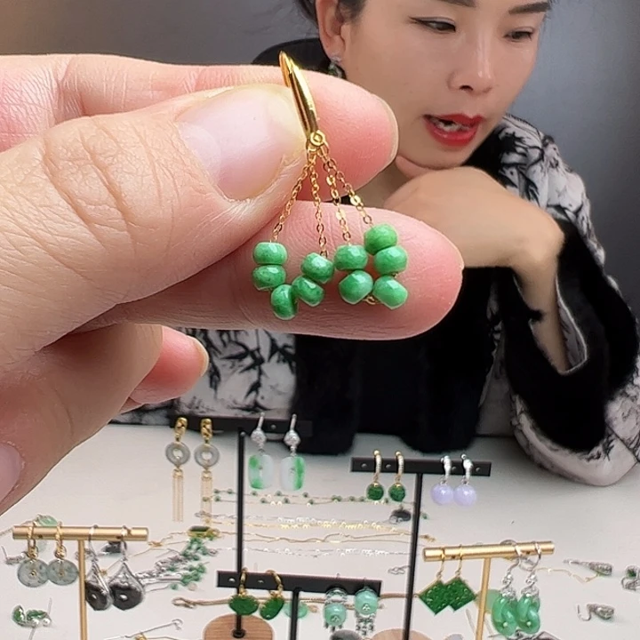翡翠18K金镶嵌耳饰天然翡翠