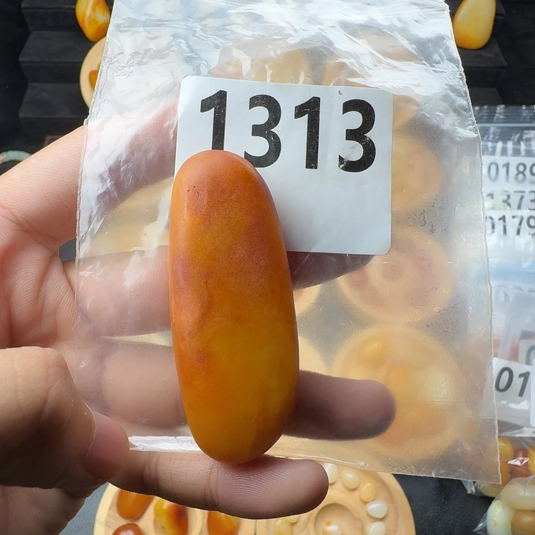 T***1未镶嵌手串和田玉
