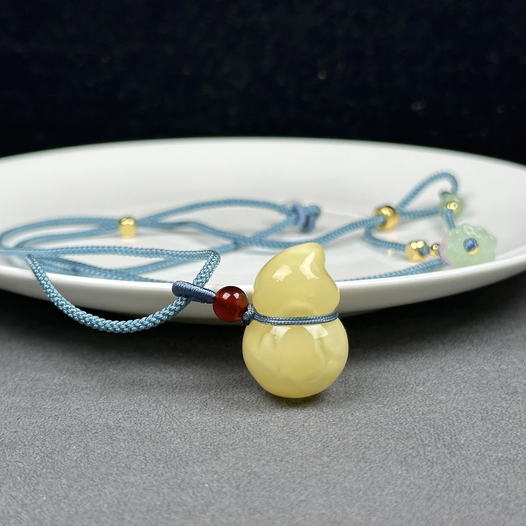 R9178天然俄料蜜蜡葫芦16*25mm 支持鉴定 假一罚四