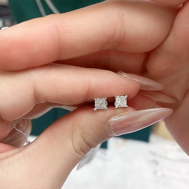 实验室培育钻石铂Pt950镶嵌一对一克拉