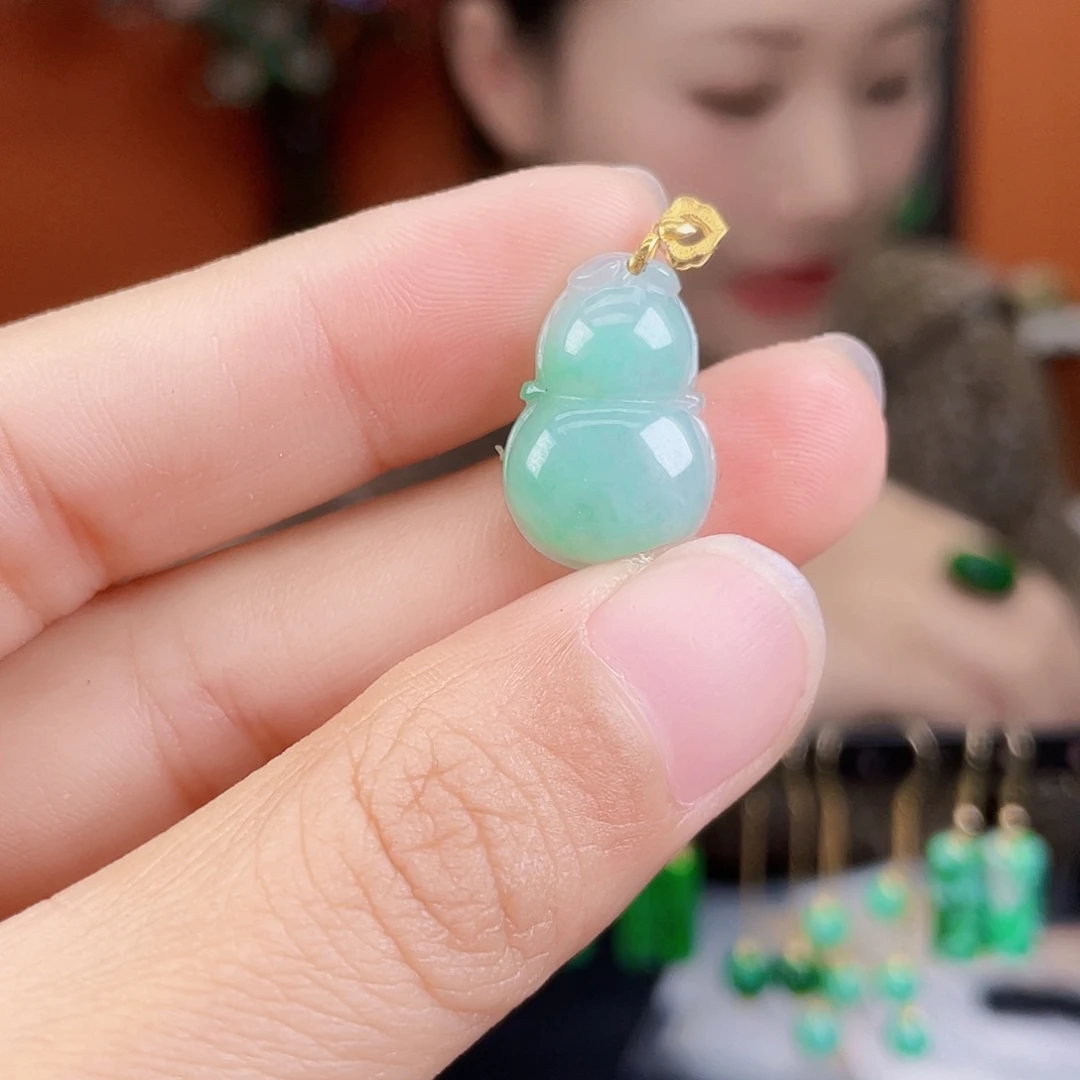 翡翠18K金镶嵌耳饰