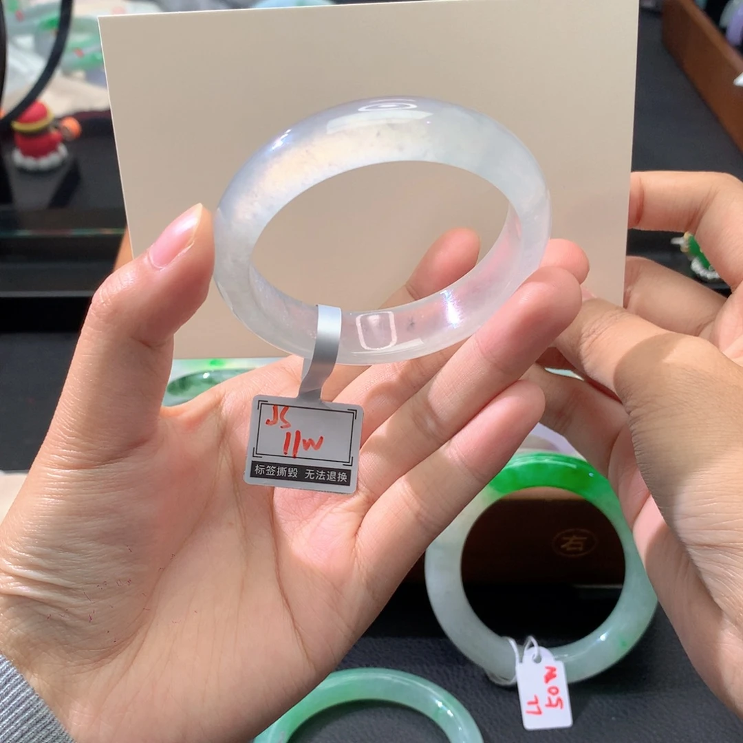 翡翠未镶嵌手镯正圈