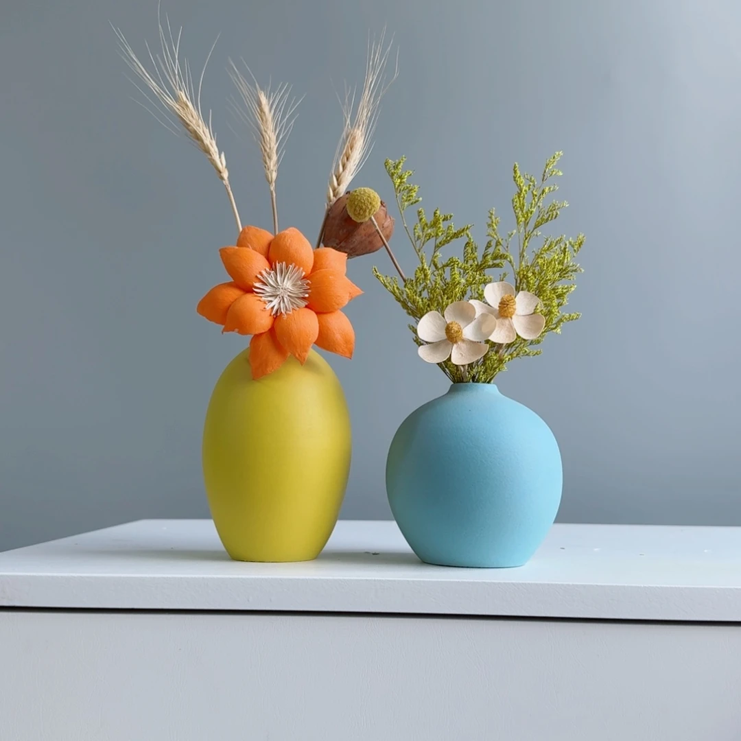 摆件陶瓷小花瓶含花总高约20-30cm