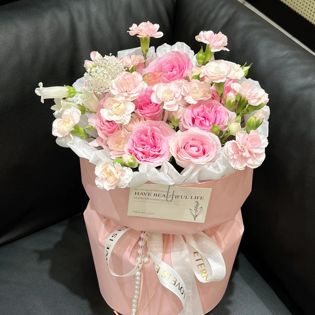 乖乖女神请收花,小香风花束