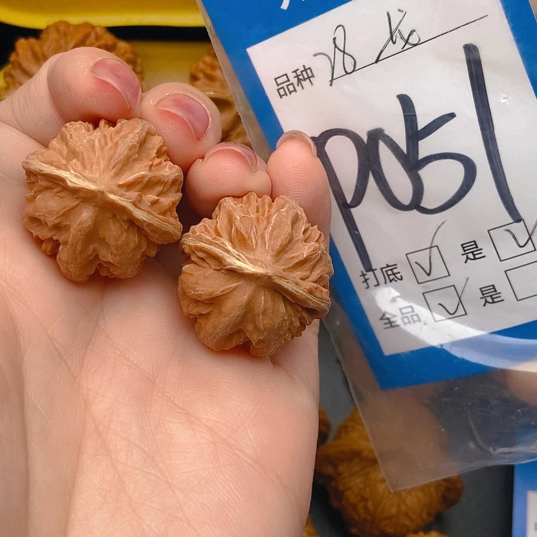 桃核吊坠核桃霸王咯哦