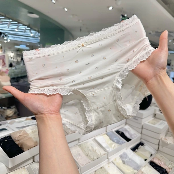 （3条）春夏轻薄冰丝奶皮碎花女士内裤亲肤透气柔软85-125斤中腰
