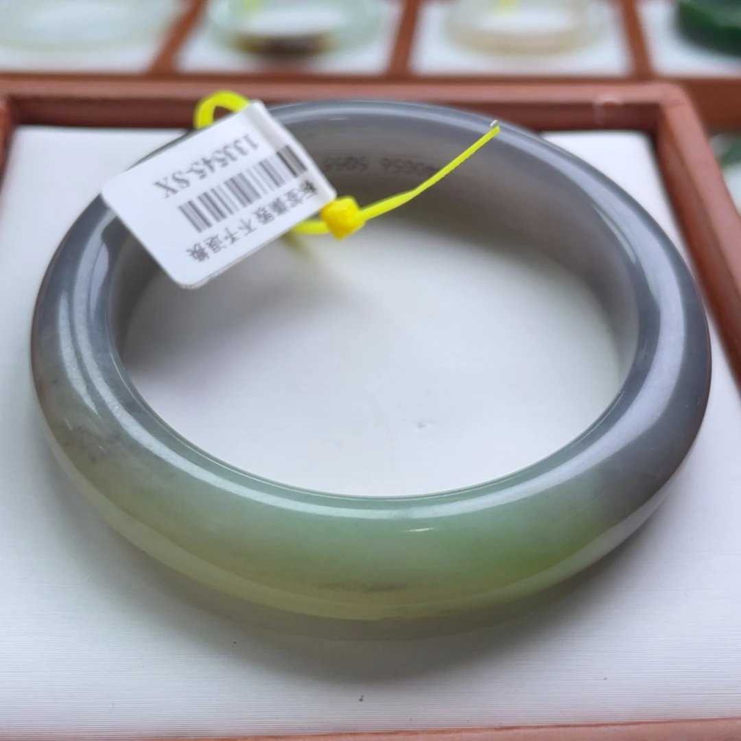 【闪购商品】未镶嵌手镯和田玉61 55/56紫带翠