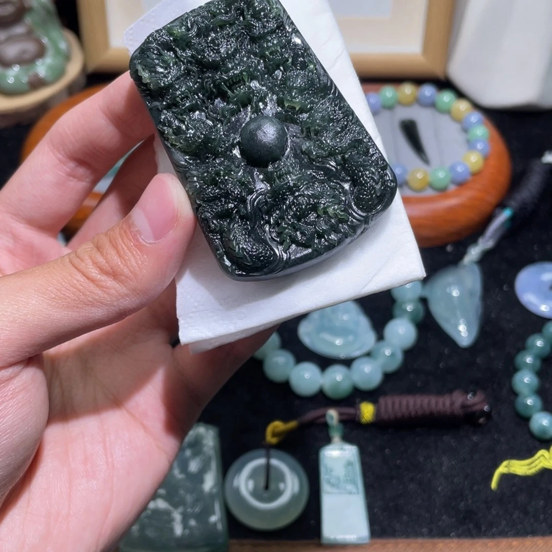 定制翡翠未镶嵌吊坠月入百万