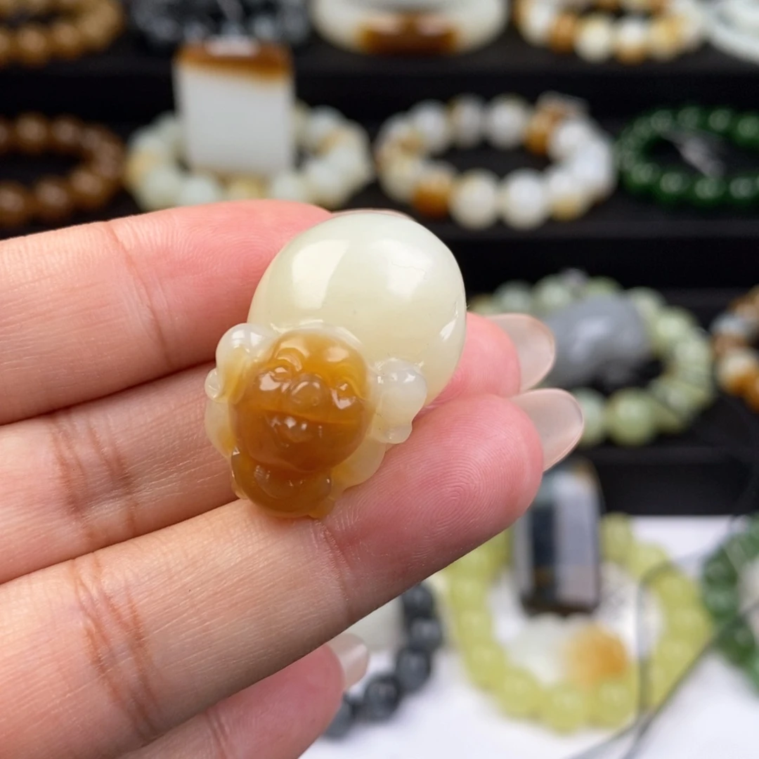 和田玉吊坠未镶嵌