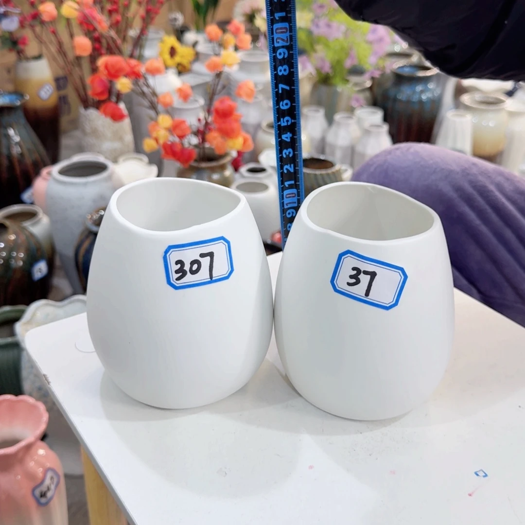 307.37号小花瓶高12厘米瑕疵