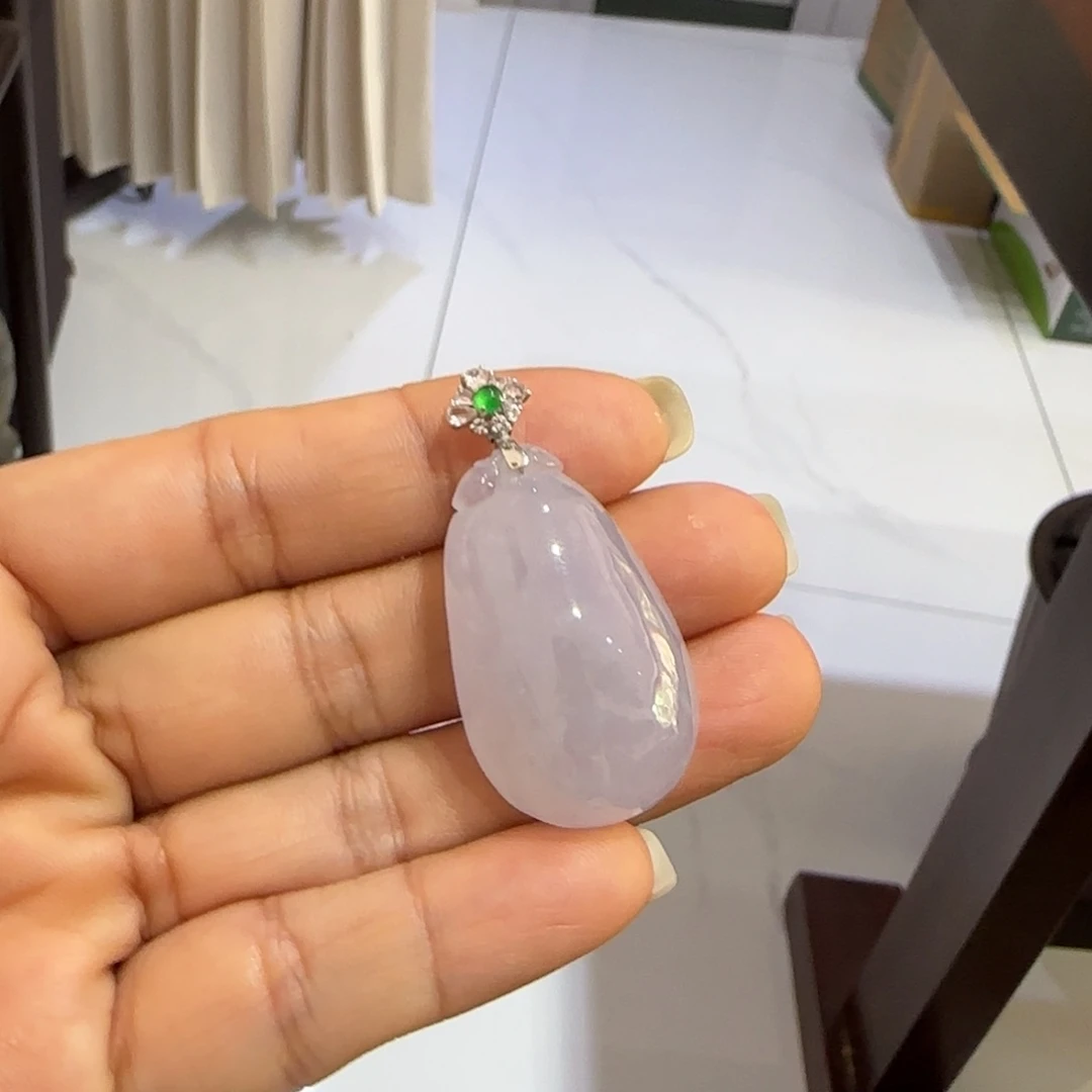 颈饰18K金镶嵌翡翠大胖瓜