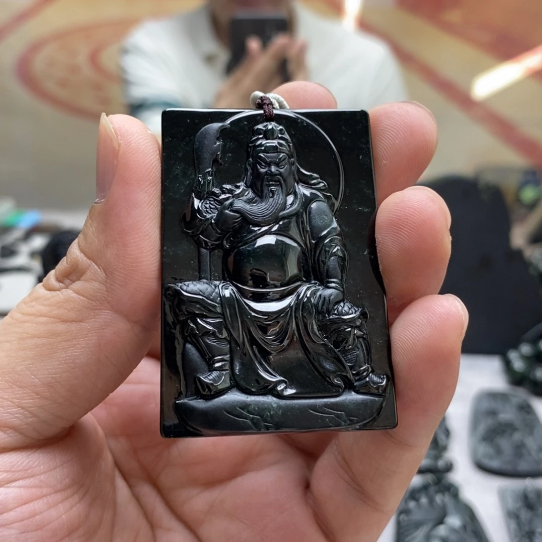 翡翠未镶嵌颈饰关公