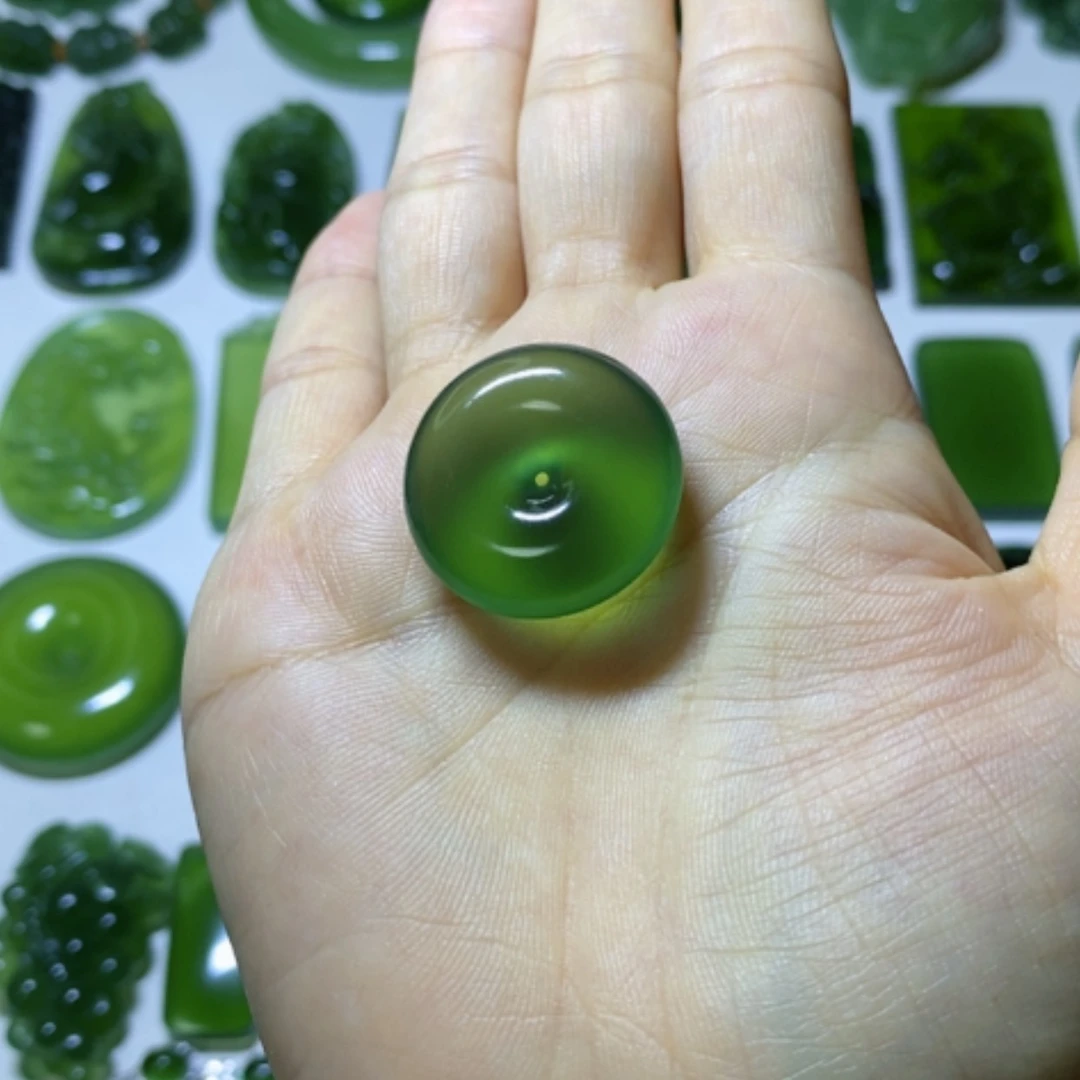 【闪购商品】未镶嵌蛇纹石玉颈饰张****）