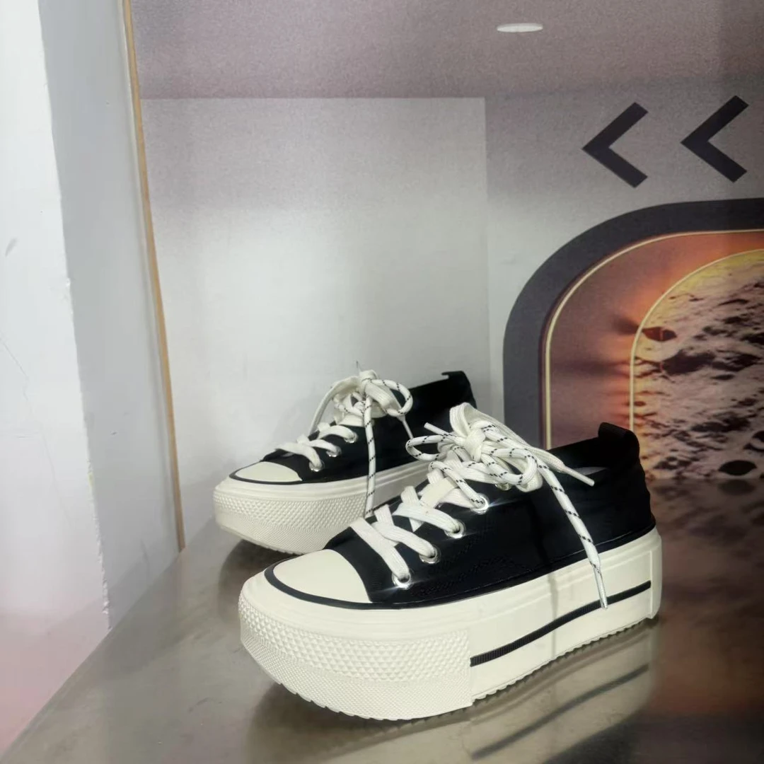 135春夏新款2025圆头系带韩版简约休闲板鞋潮流百搭ins