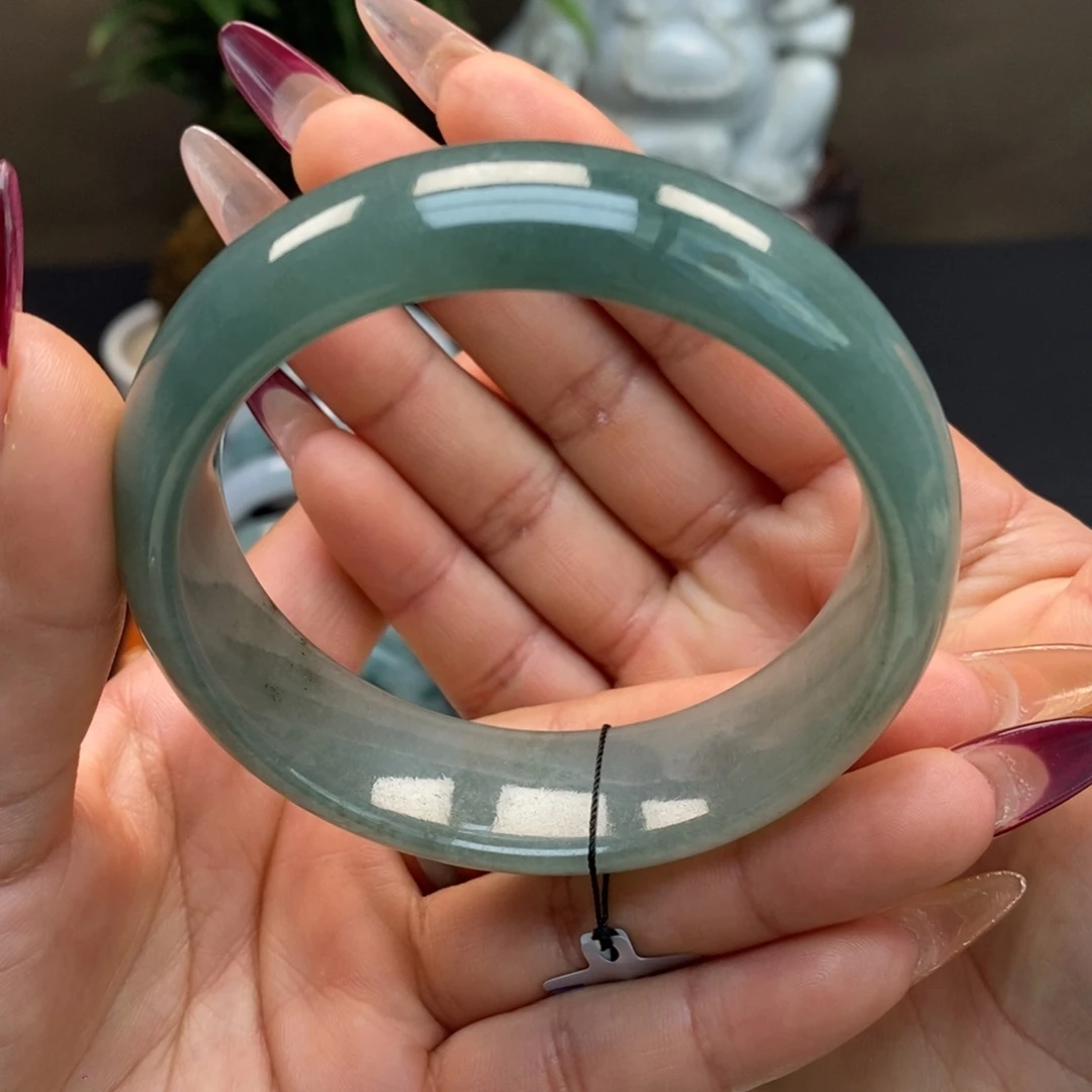 翡翠手镯未镶嵌天然