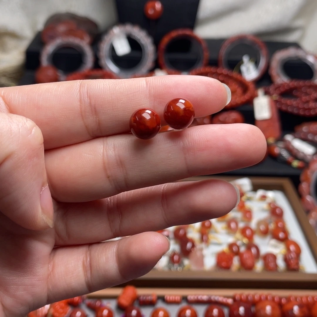 南红玛瑙18K金镶嵌圆珠耳钉9.8mm