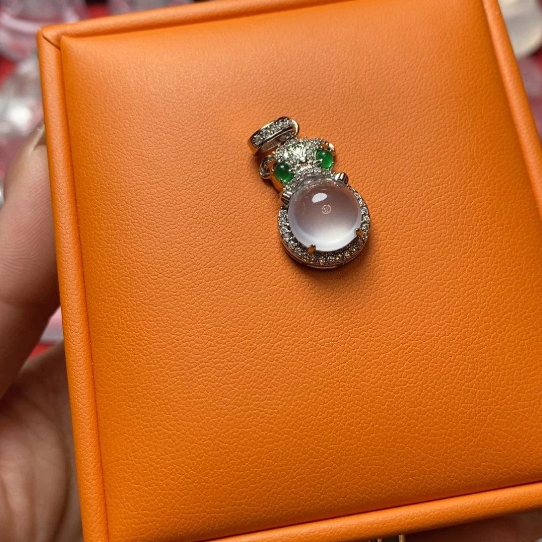 石英质玉合金吊坠赠链