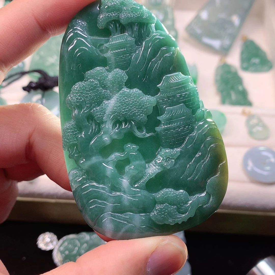 翡翠颈饰未镶嵌翡翠