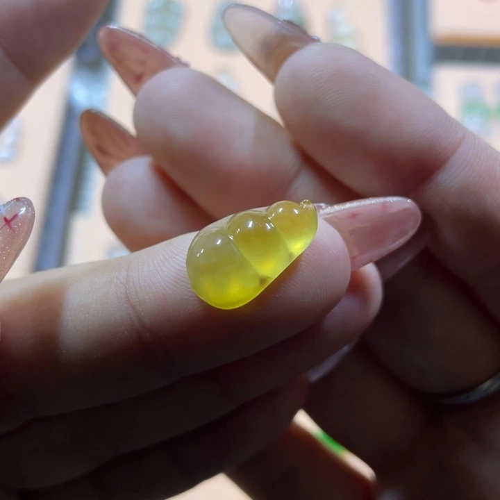 翡翠颈饰未镶嵌豆子