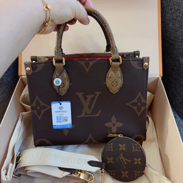 未使用 LouisVuitton/路易威登 全新未使用 Lv onthego小号