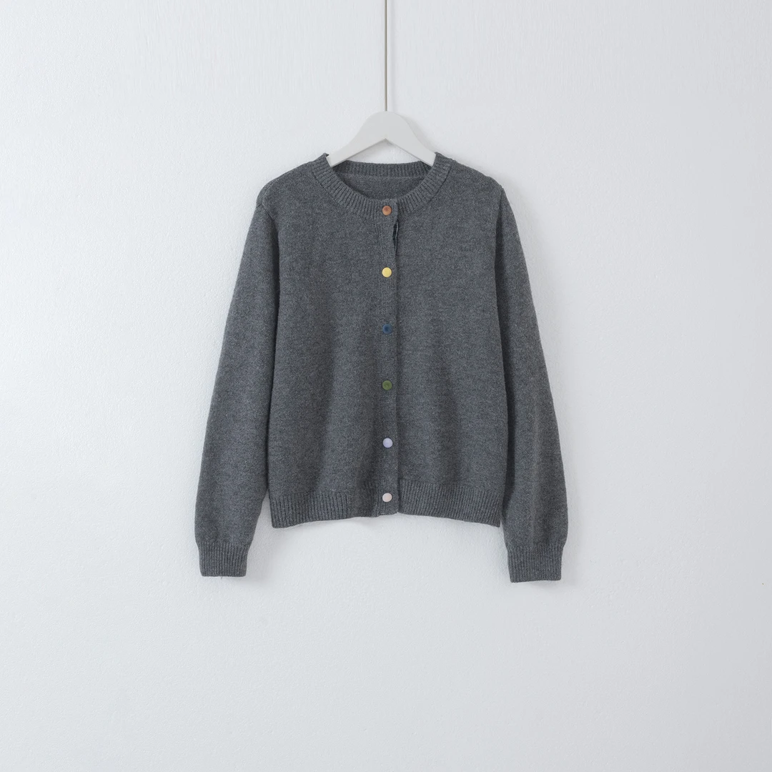 几里与麻 设计感韩系彩扣圆领开衫毛衣 衣长54 胸围100 2090621