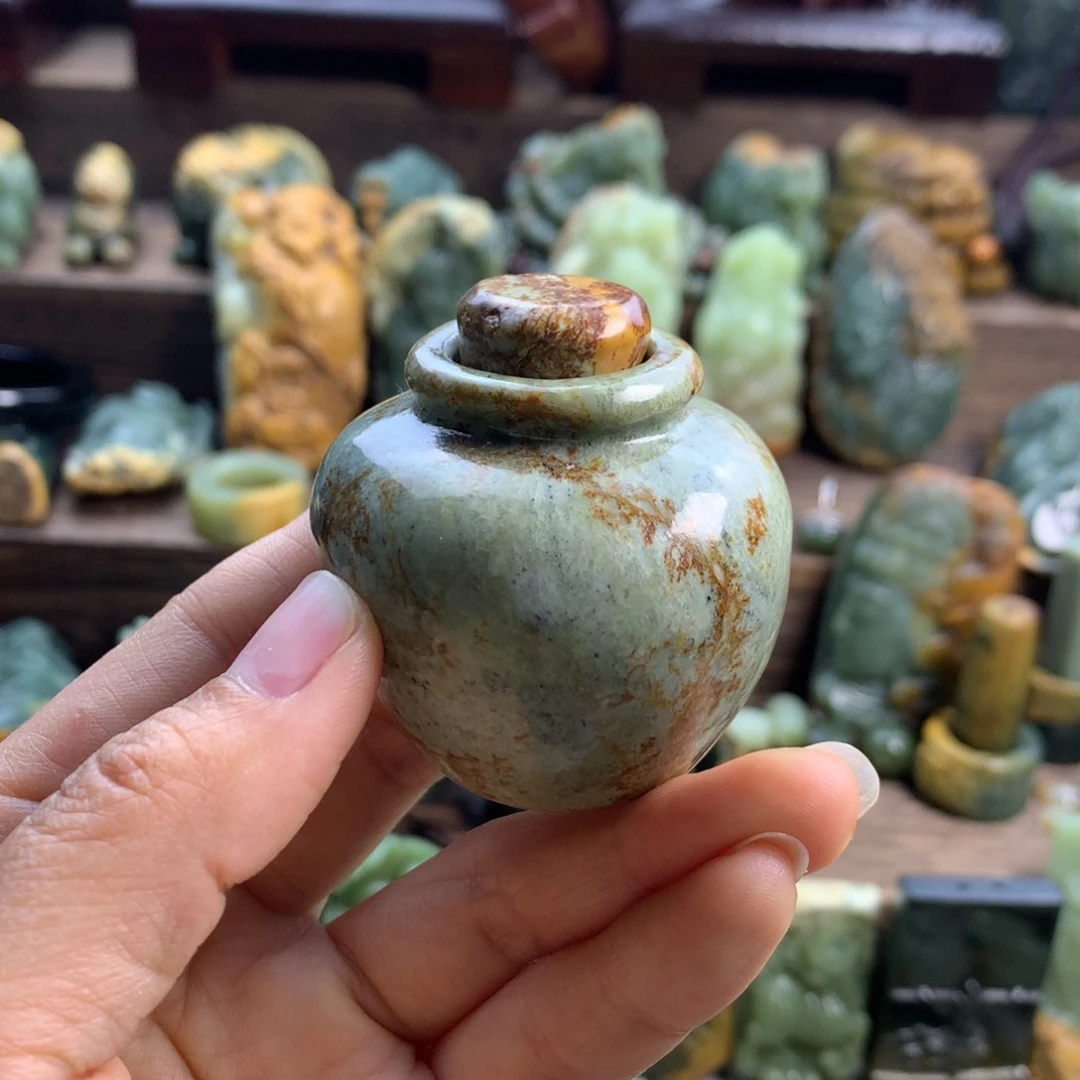 岫岩河磨玉（透闪石质玉）手把未镶嵌胡***?