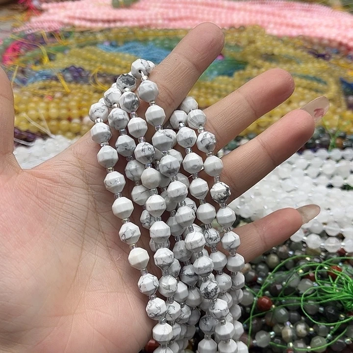 玛瑙/玉髓未镶嵌珠宝半成品一条7.5mm左右白松刻面