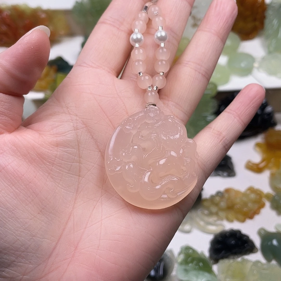 蛇纹石玉未镶嵌颈饰