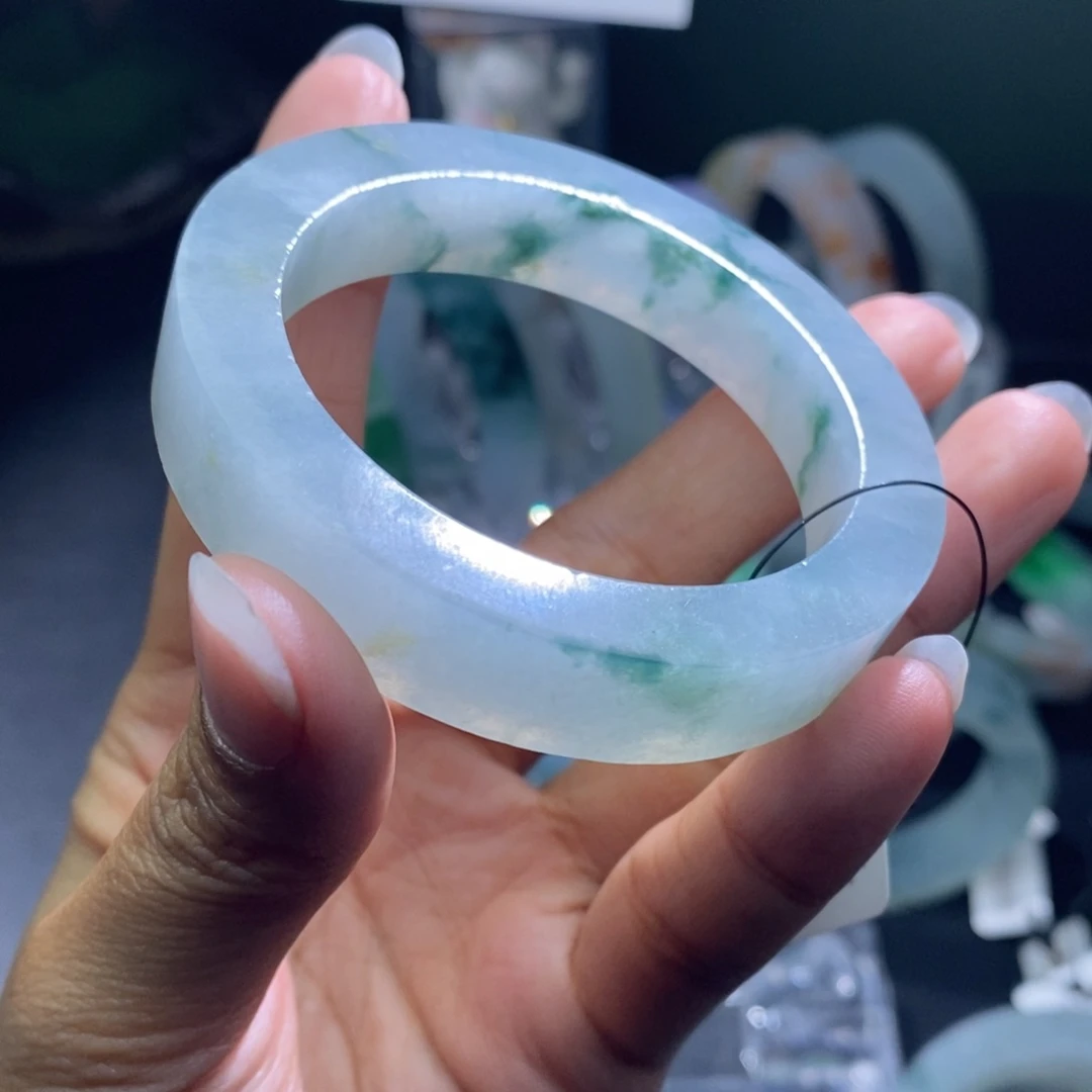 未镶嵌翡翠手镯定制翡翠