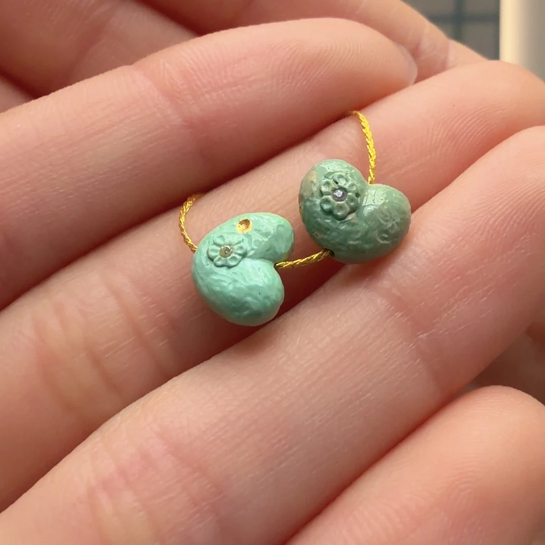 绿松石未镶嵌颈饰