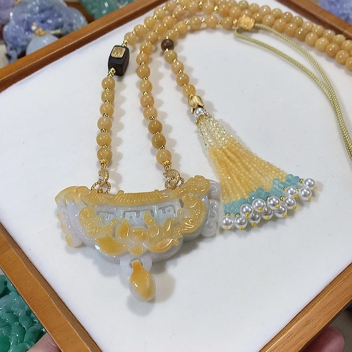 翡翠未镶嵌颈饰翡翠吊坠