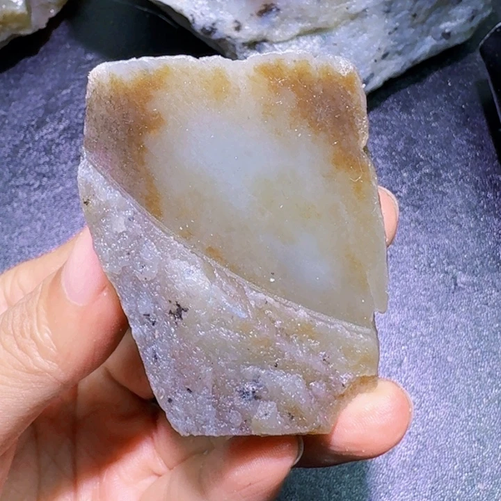 未镶嵌和田玉（糖玉）珠宝半成品
