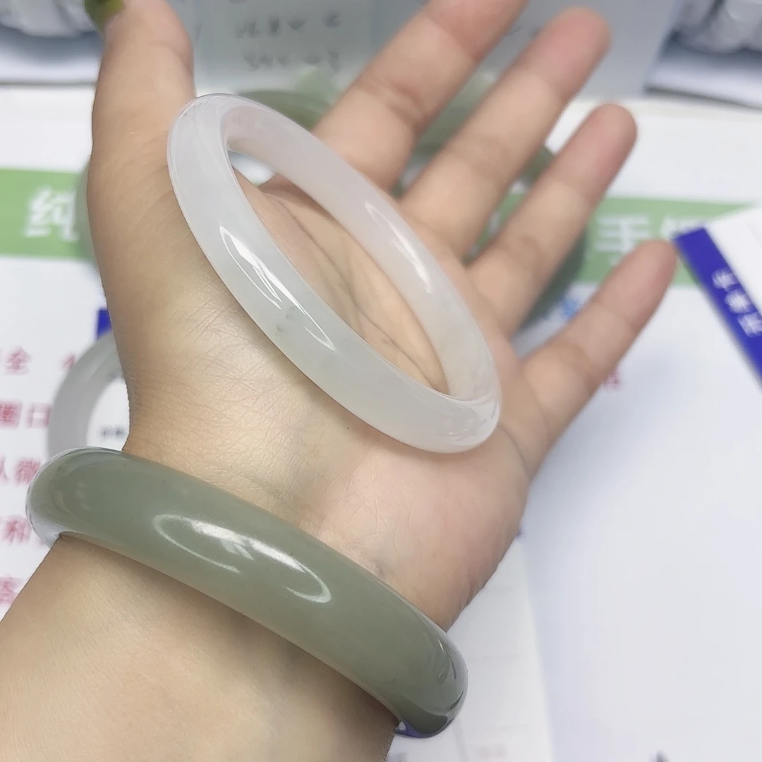石英质玉未镶嵌手镯32/5657