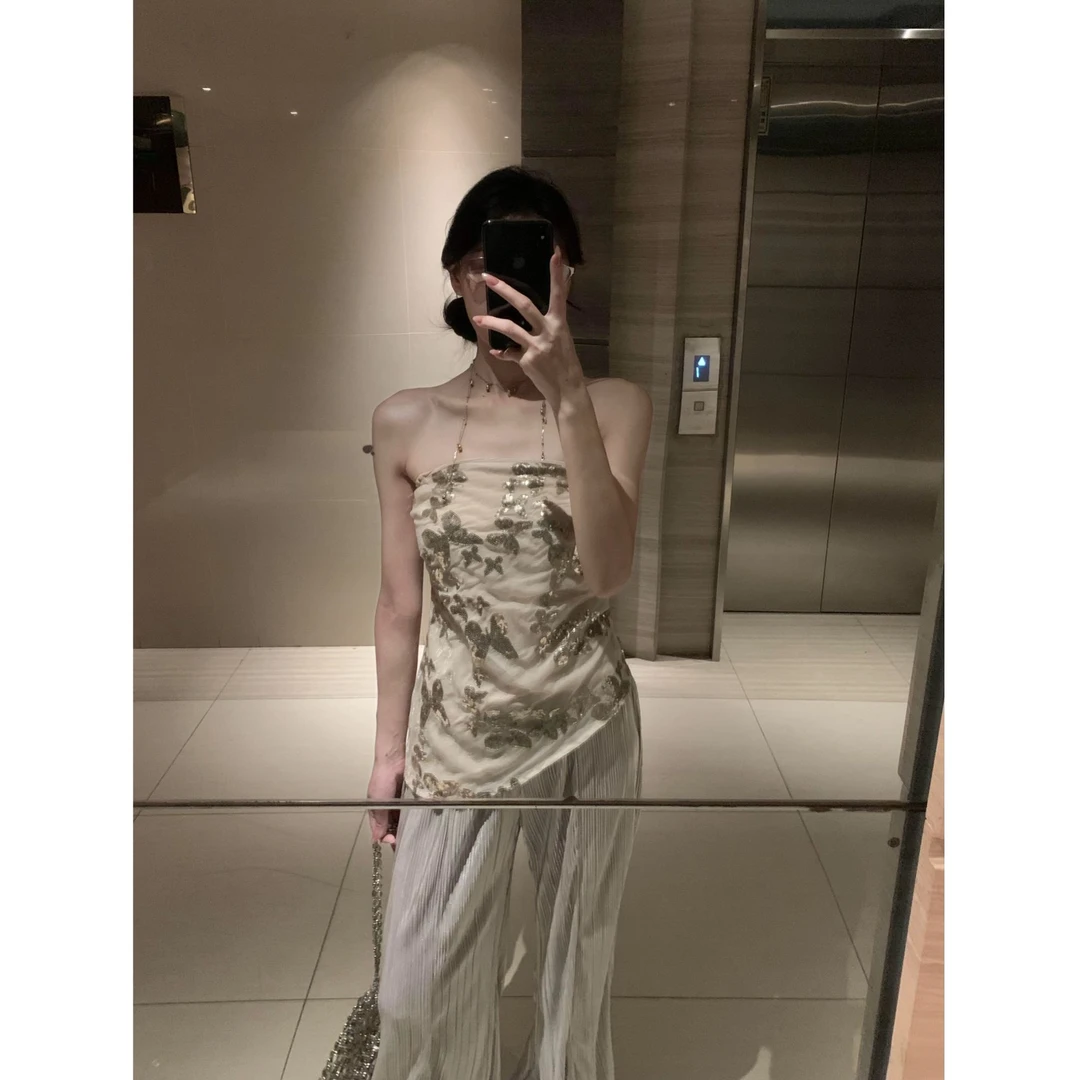 【自成焦点】2025夏季气质辣妹杏色露肩纯欲亮片抹胸上衣配垂感裤子