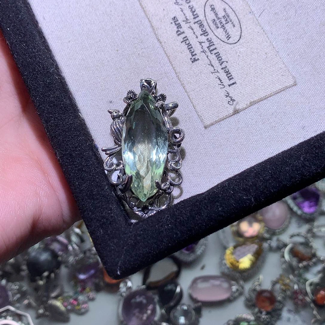 素***氏银S925镶嵌颈饰芙蓉石