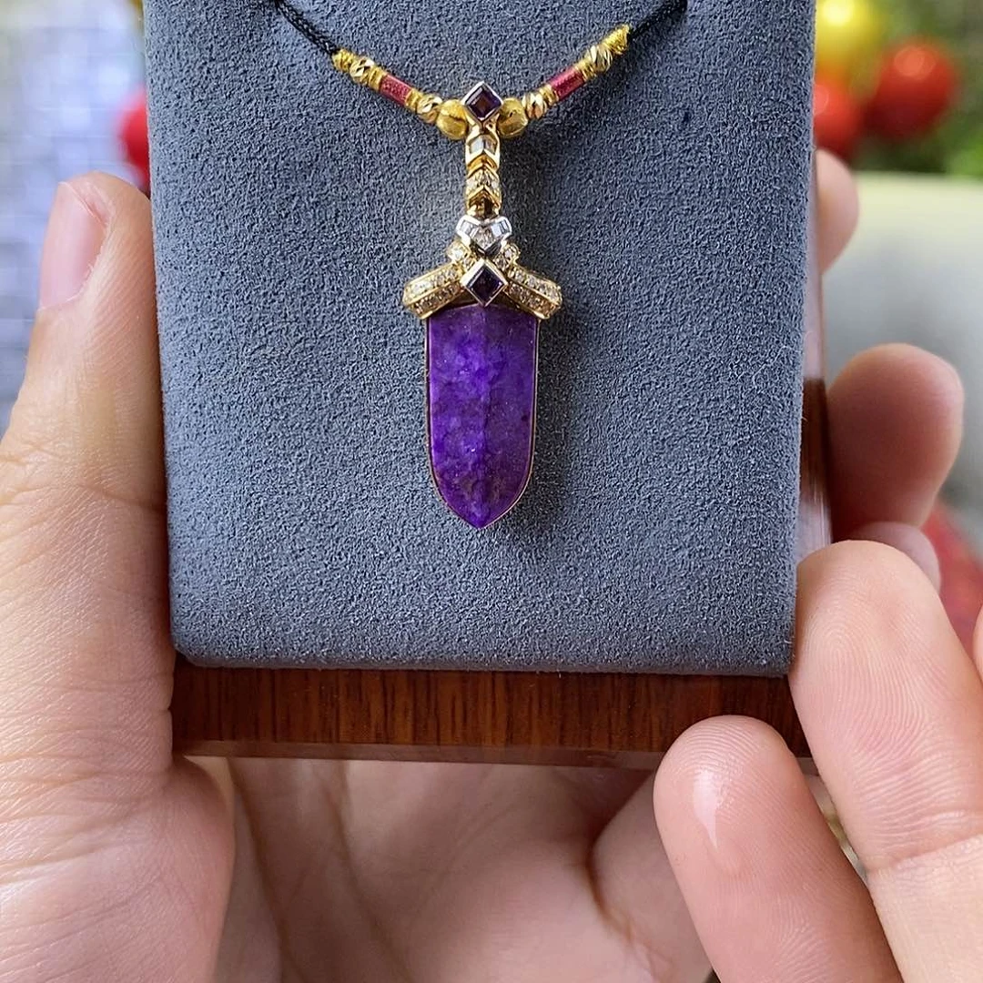 苏纪石（舒俱来）吊坠18K金镶嵌舒俱来吊坠