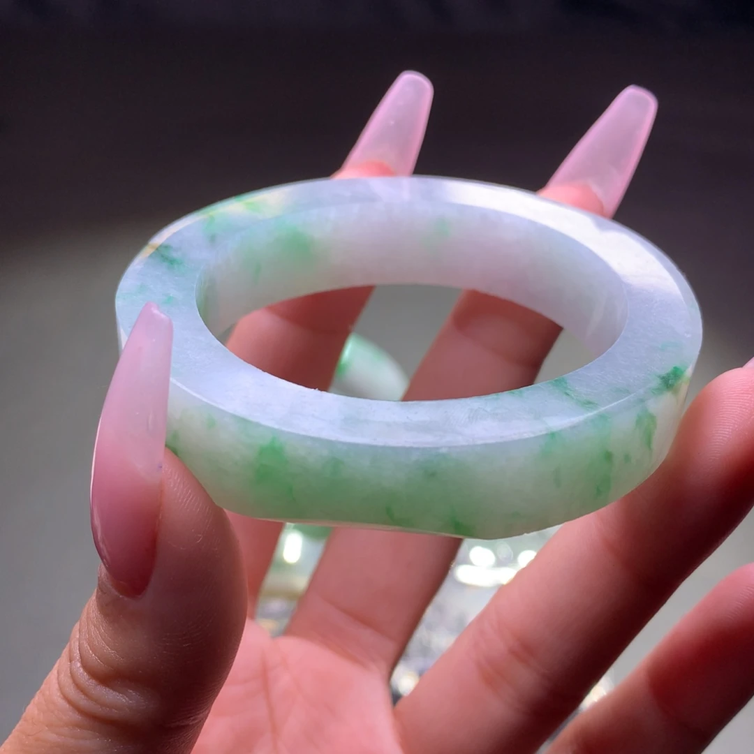 定制翡翠未镶嵌手镯