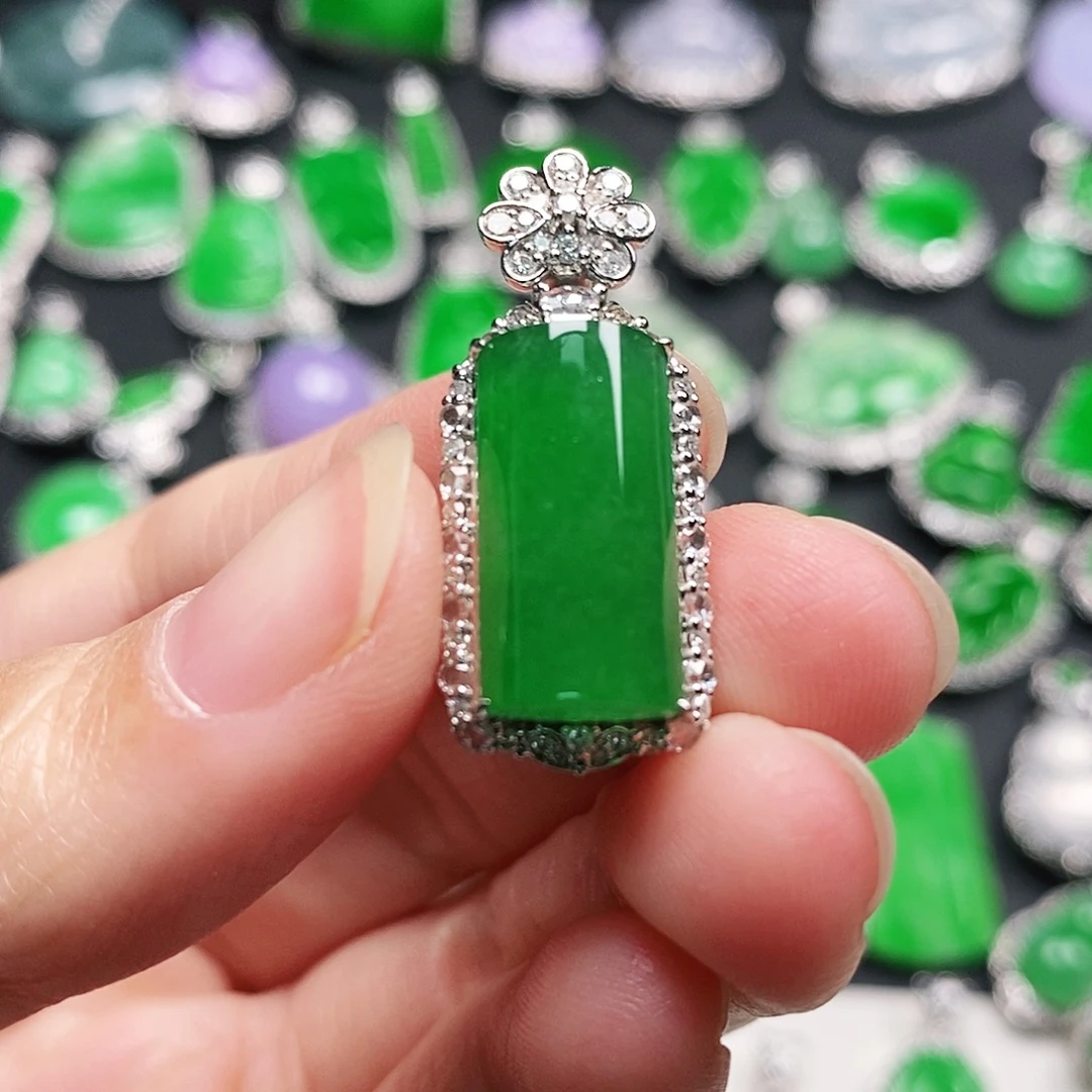 翡翠颈饰18K金镶嵌无事柱