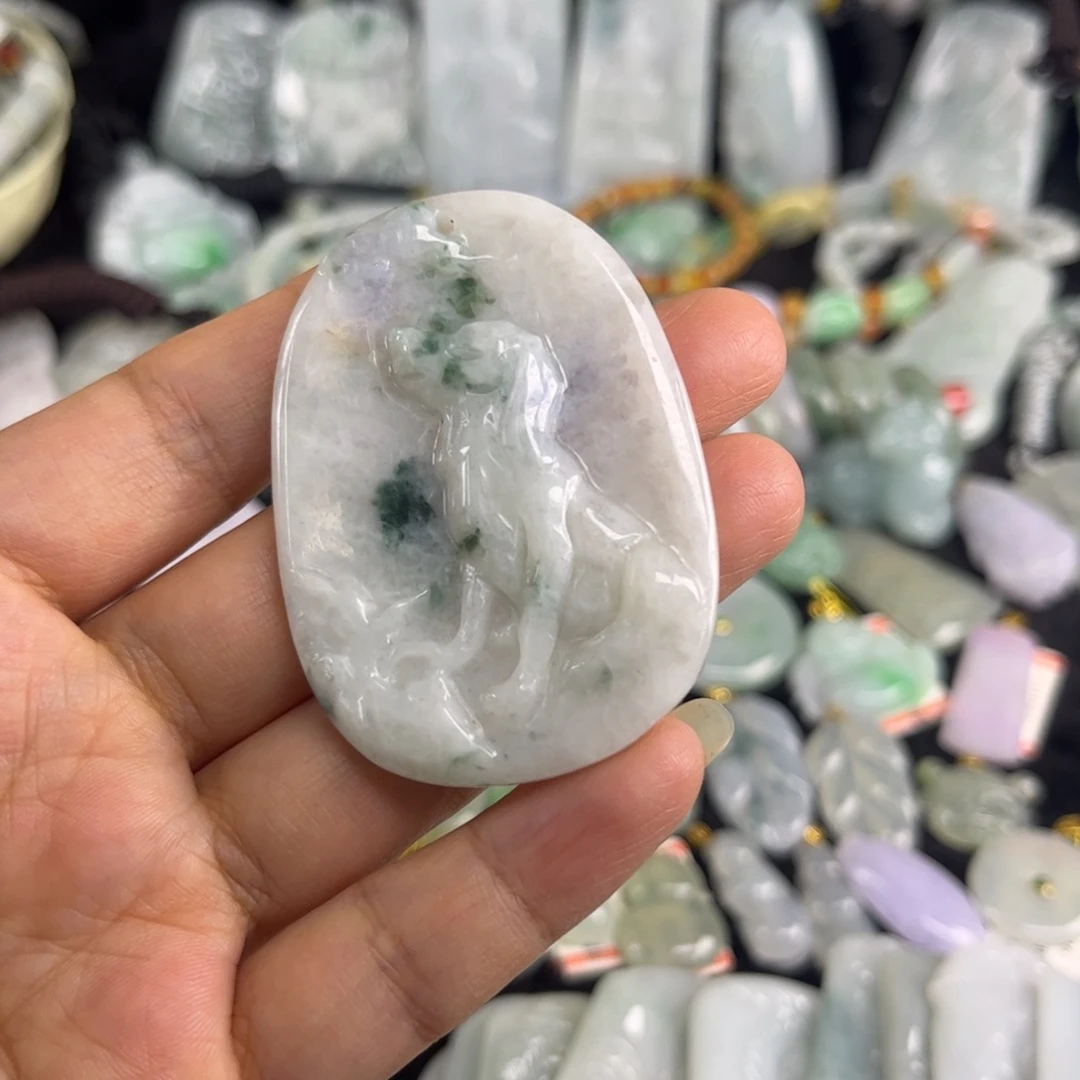 翡翠未镶嵌吊坠(不含链)瑕疵