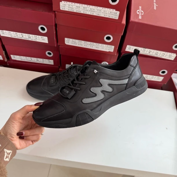 红冠男士休闲皮鞋11410时尚春季潮流百搭休闲男皮鞋