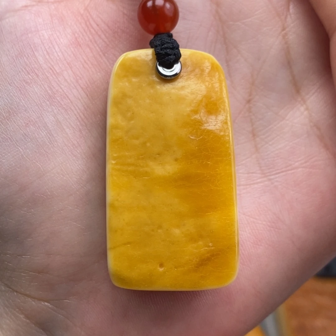 琥珀吊坠(赠链)未镶嵌
