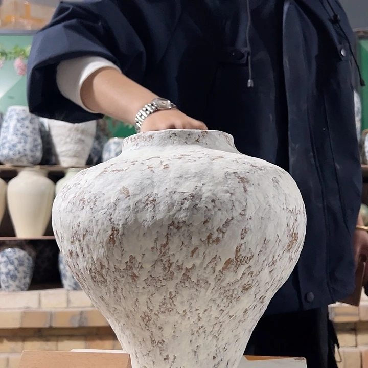 景德镇陶瓷花瓶工厂